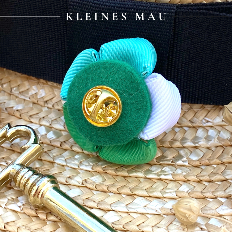 "Fresh Spring" – handgefertigte Kanzashi-Blütenbrosche