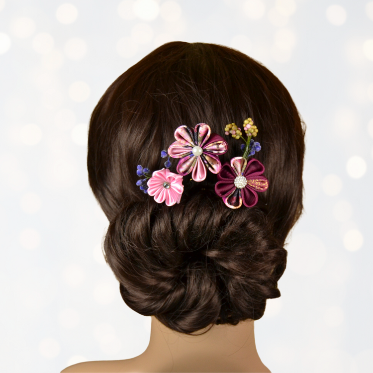 Haarnadel "Blooming" Haarschmuck mit Kanzashi Blüten und Beeren