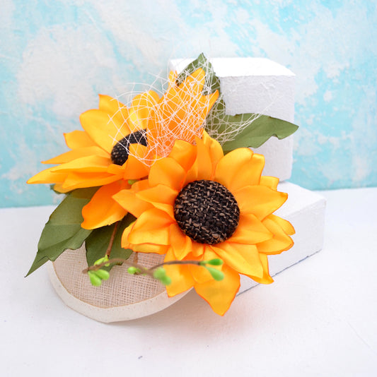 Fascinator Kopfschmuck mit Sonnenblumen  Kleines Mau