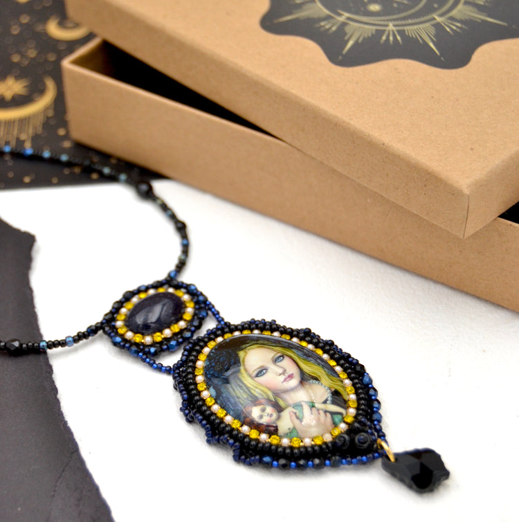 Langes Perlen-Collier "Moonlit Carol" Lange Kette mit Anhänger - Magical Carols Collection