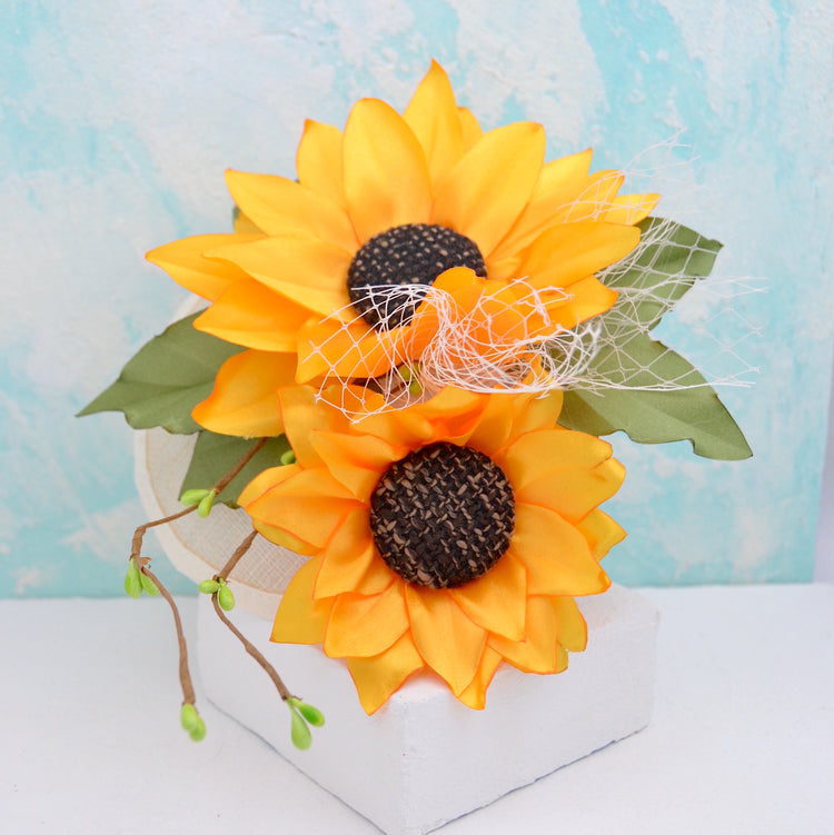 Handgefertigter Fascinator "Sunny Delight" mit Sonnenblumen