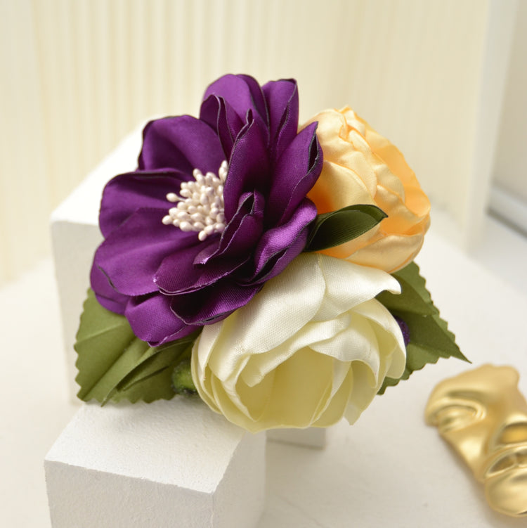 Fascinator "Mae" mit Frühlingsblumen aus Satin in Lila und Gelb