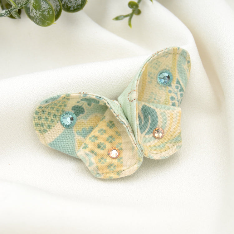 Stoff Brosche "Isabella" Motte im Origami Stil