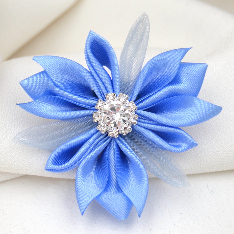 Brosche "Icy Blue"  - Hellblaue Satin Ansteckblüte mit Broschennadel