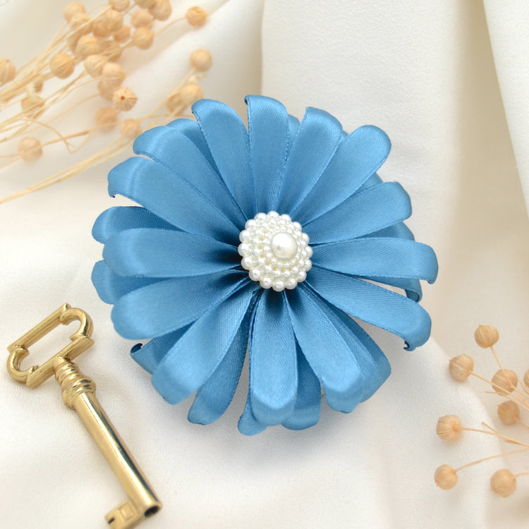 Haarclip mit blauer Gerbera aus Satin | Blütenhaarclip  "Peacful Day"