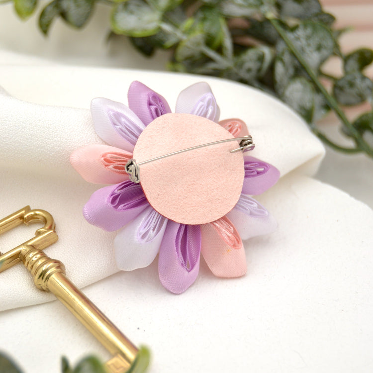 Blumenbrosche "Pastels" Stoffblüte mit Broschennadel zum Anstecken