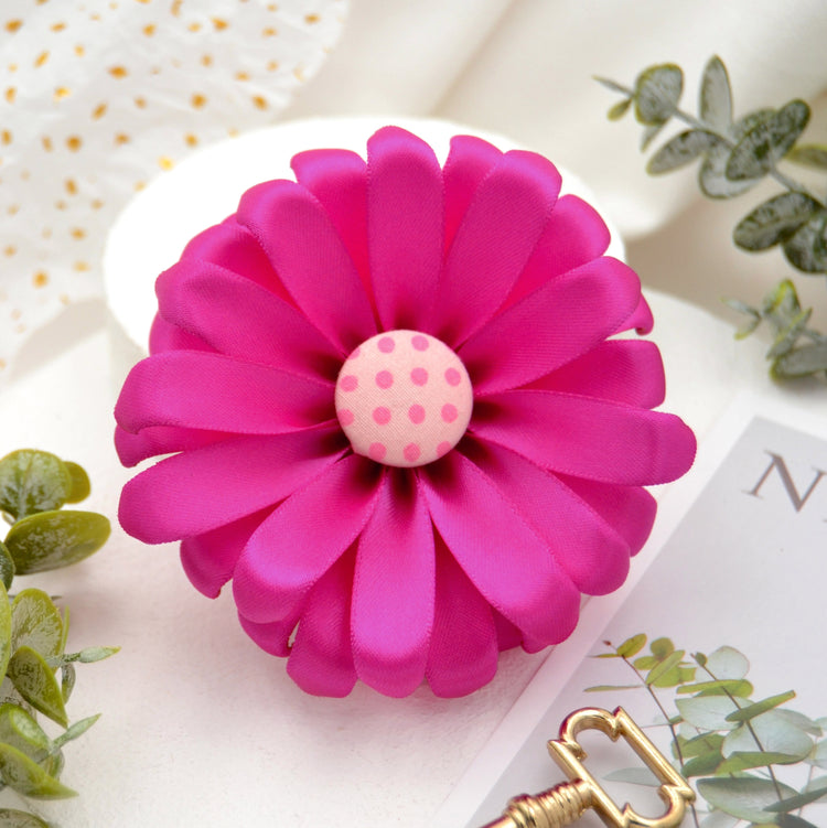 Haarclip mit Blume aus Satin Stoff Pink