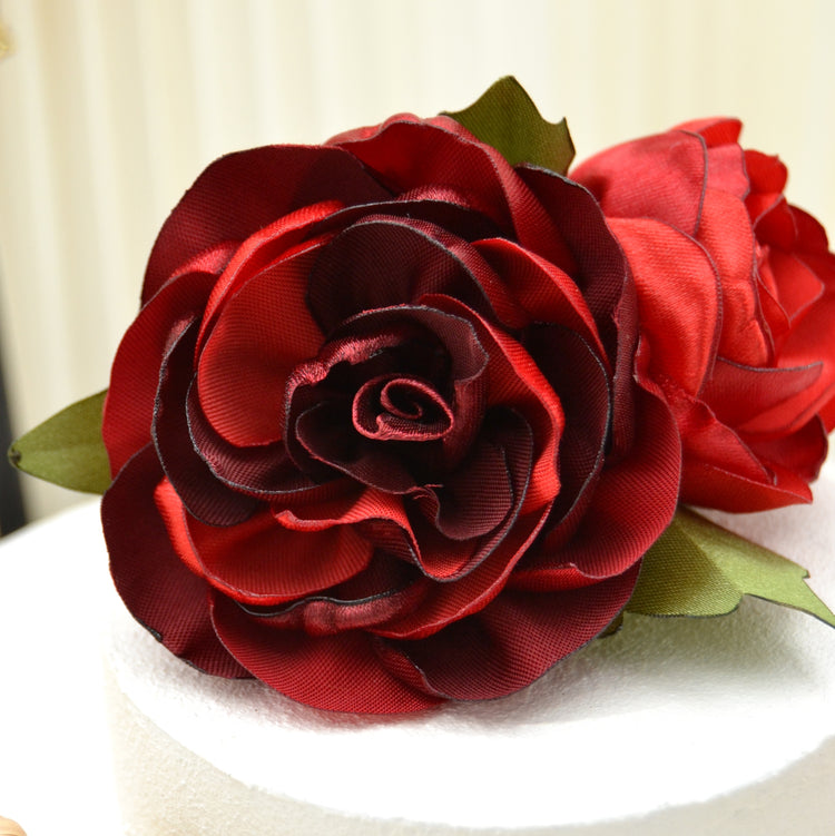 Romantischer Haarschmuck  | Blumenhaarclip "Rose Lovers"mit roten Rosen aus Satin Stoff