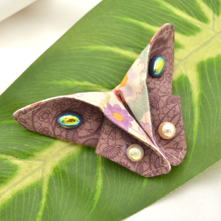 Stoff Brosche "Leyla" Schmetterling im Origami Stil aus süßen retro Stoffen