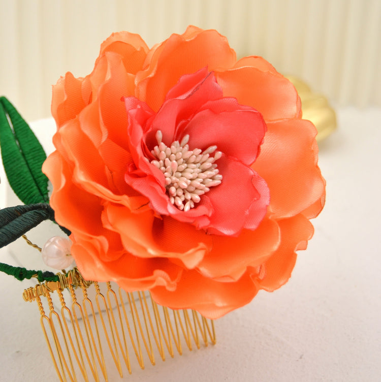 Haarkamm "Tropical Beauty" mit handgefertigter Blüte  und Bambusblättern