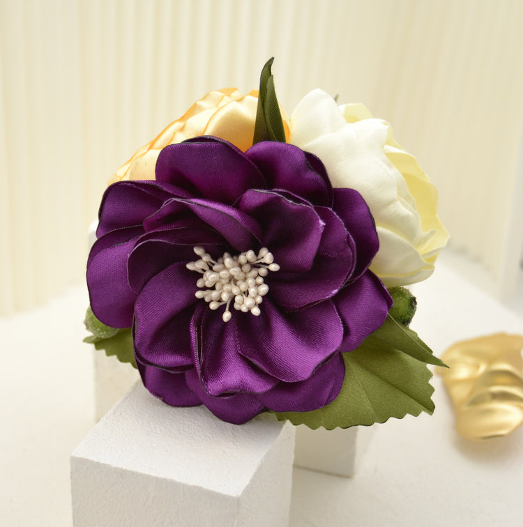 Fascinator "Mae" mit Frühlingsblumen aus Satin in Lila und Gelb