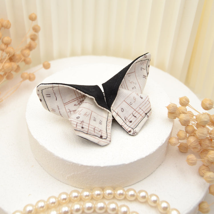 Schmetterling Brosche "Melody" Stoffbrosche mit hübscher Motte im Origami Stil