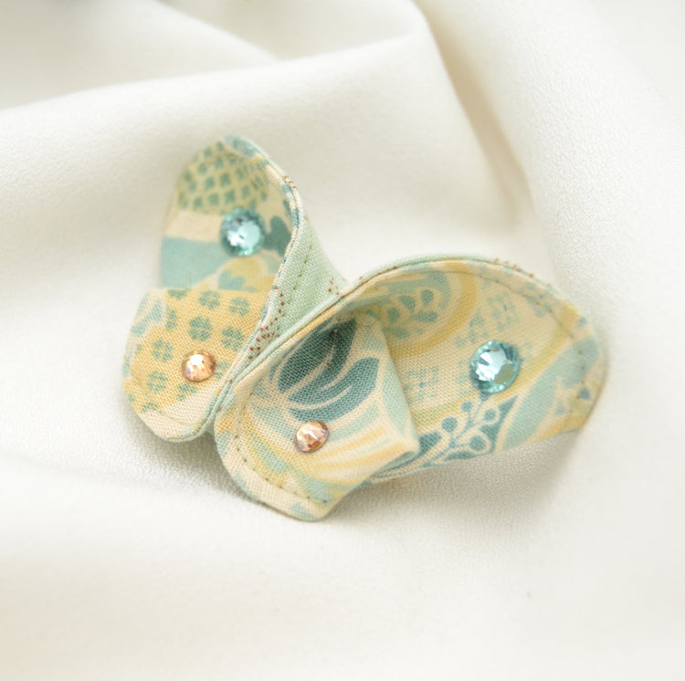 Stoff Brosche "Isabella" Motte im Origami Stil