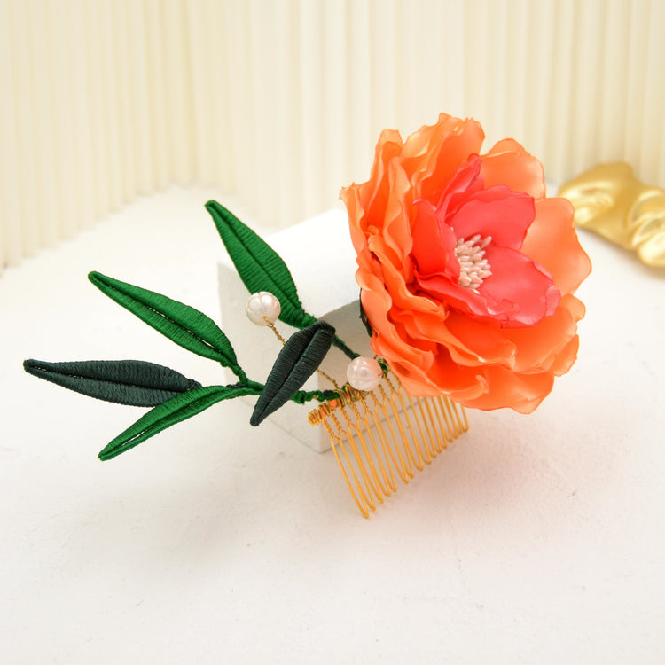 Haarkamm "Tropical Beauty" mit handgefertigter Blüte  und Bambusblättern