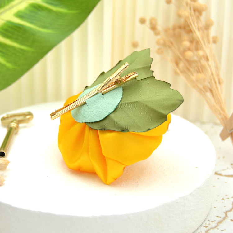 Sonnengelbe Stoffblume fürs Haar | Blumenhaarclip "Sunny Day" mit Rose Ivory & Gelb