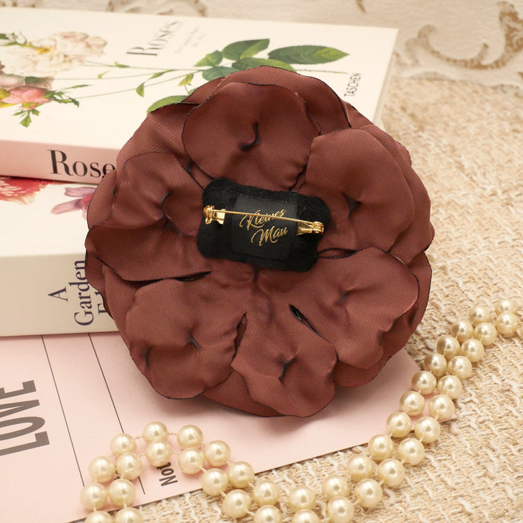 Blumenbrosche "Marsala" Brosche mit großer Blüte aus Stoff