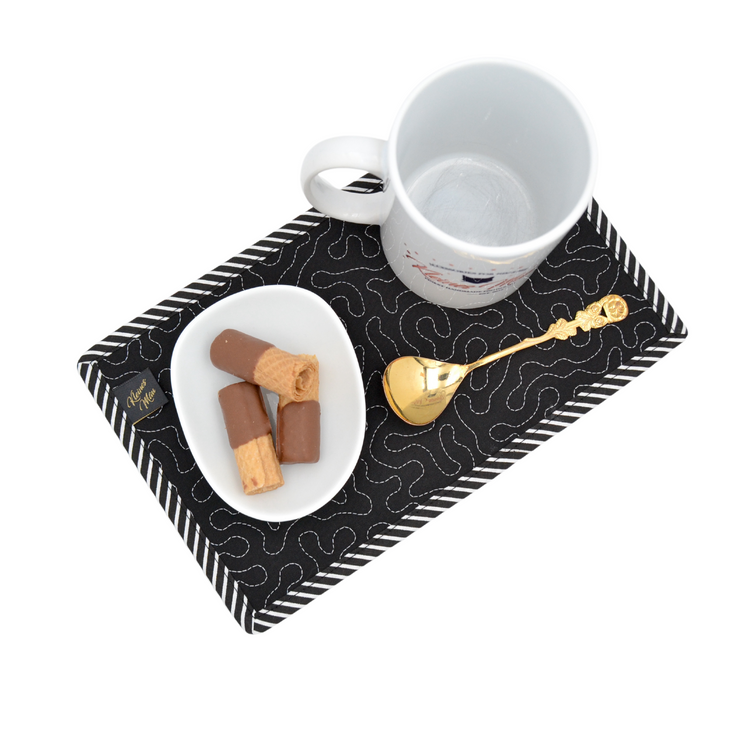 Tassen Untersetzer Mug Rug "White Labyrinth"