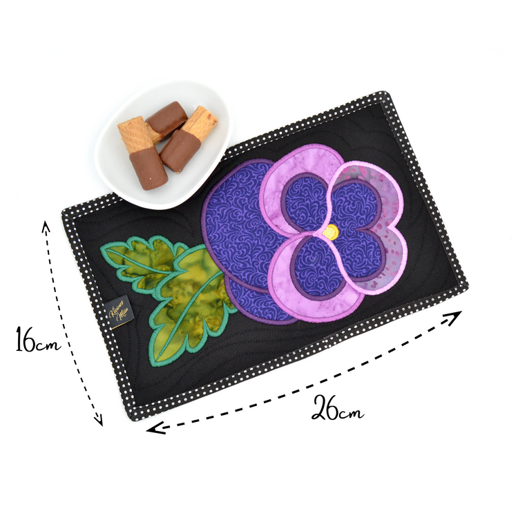 Großer Tassen Untersetzer Mug Rug "Pansy"