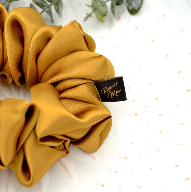 Großer voluminöser Satin Scrunchie "Gold"