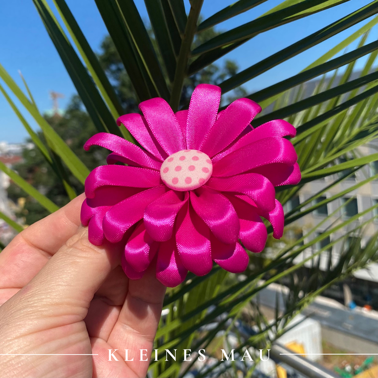 Haarclip mit pinker Gerbera aus Satin | Blütenhaarclip  "Joyful Day" in knalligem Pink