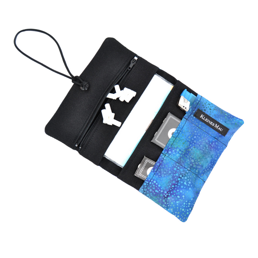 Blauer Tabakbeutel aus Batik Stoff Handgenäht