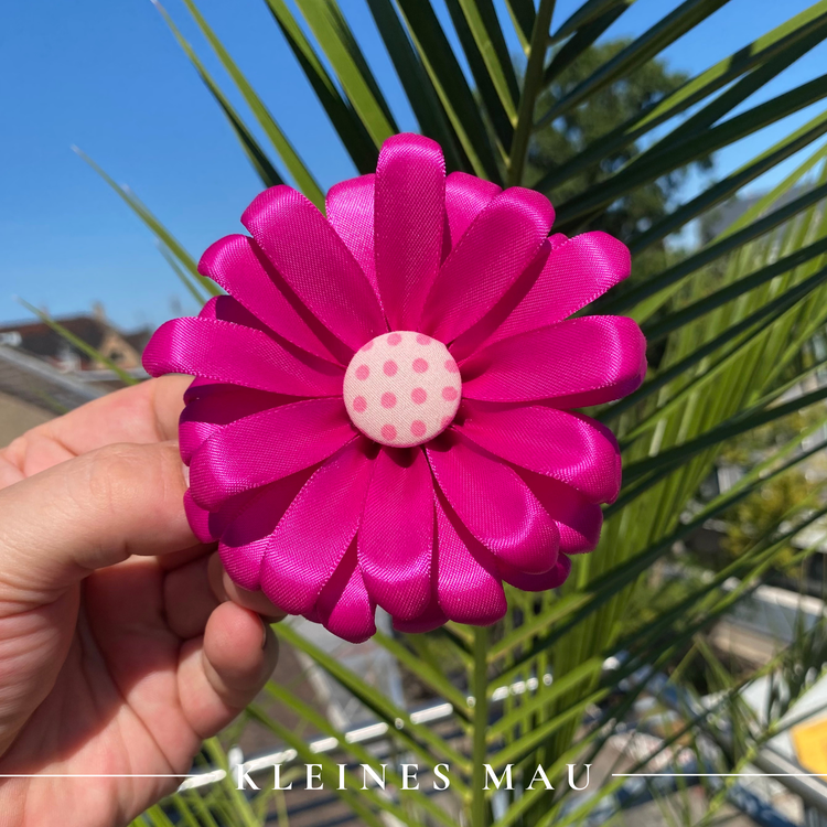 Haarclip mit pinker Gerbera aus Satin | Blütenhaarclip  "Joyful Day" in knalligem Pink