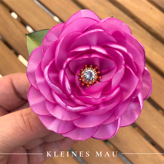 Handgefertigter Satin-Blütenhaarclip “Pink Romance”