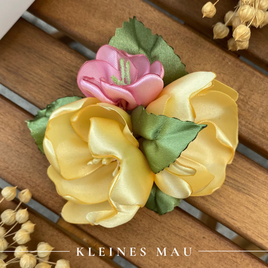 Handgefertigter Blumenhaarclip „Summer Bouquet“
