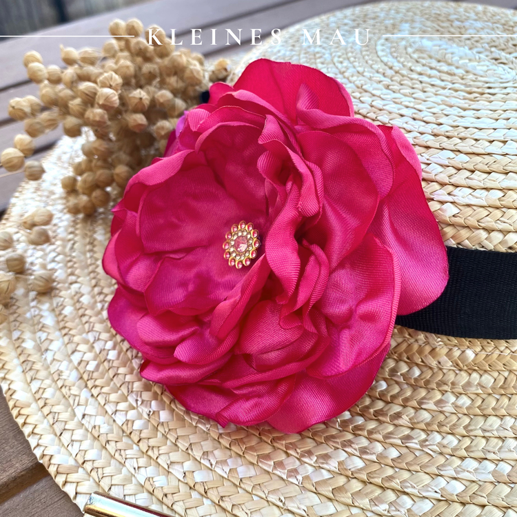 Blumenbrosche "Fuchsia" mit großer Blüte in Pink aus Satin