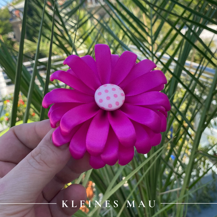 Haarclip mit pinker Gerbera aus Satin | Blütenhaarclip  "Joyful Day" in knalligem Pink