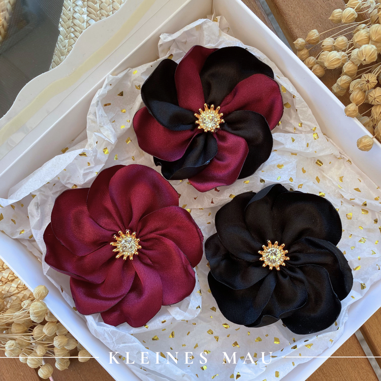 Deep Passion – 3er-Set Satin-Blütenhaarclips