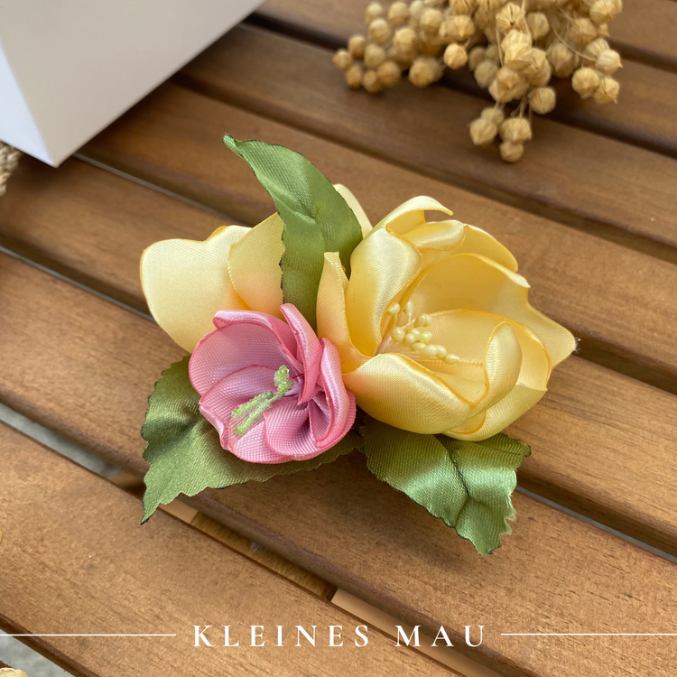 Handgefertigter Blumenhaarclip „Summer Bouquet“