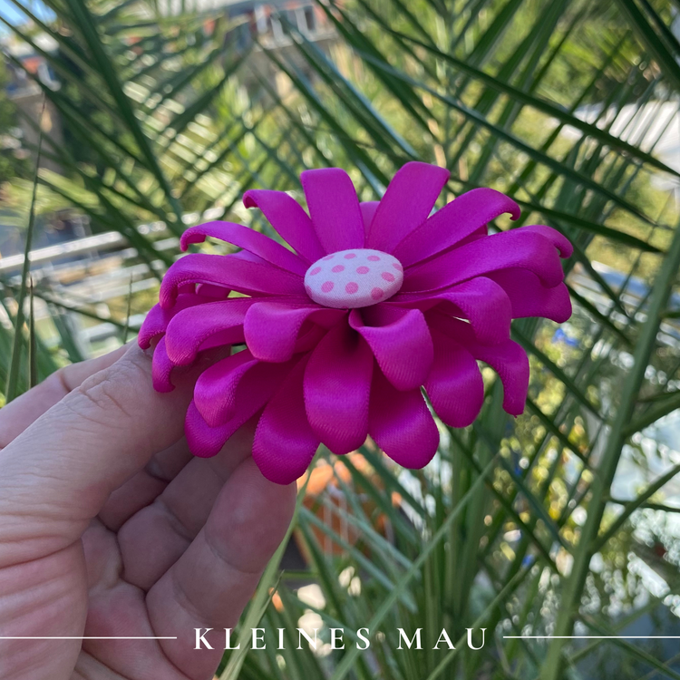 Haarclip mit pinker Gerbera aus Satin | Blütenhaarclip  "Joyful Day" in knalligem Pink