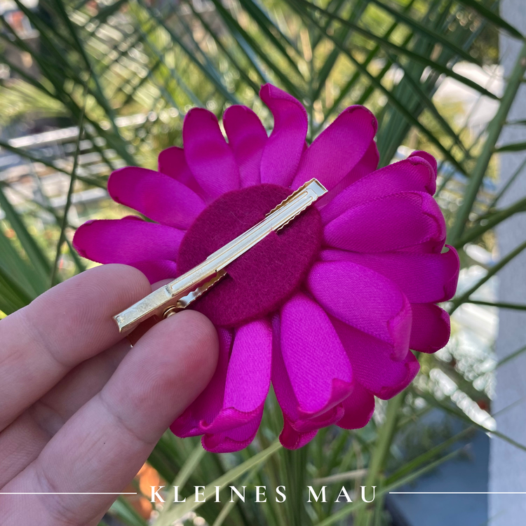Haarclip mit pinker Gerbera aus Satin | Blütenhaarclip  "Joyful Day" in knalligem Pink