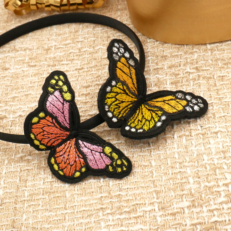 Haarreif "Papillon" aus Satin mit zwei gestickten Schmetterlingen in Rosa und Gelb
