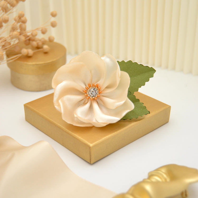 Blumen Haarclip "Ivory Love" mit handgefertigter Blüte in Ivory