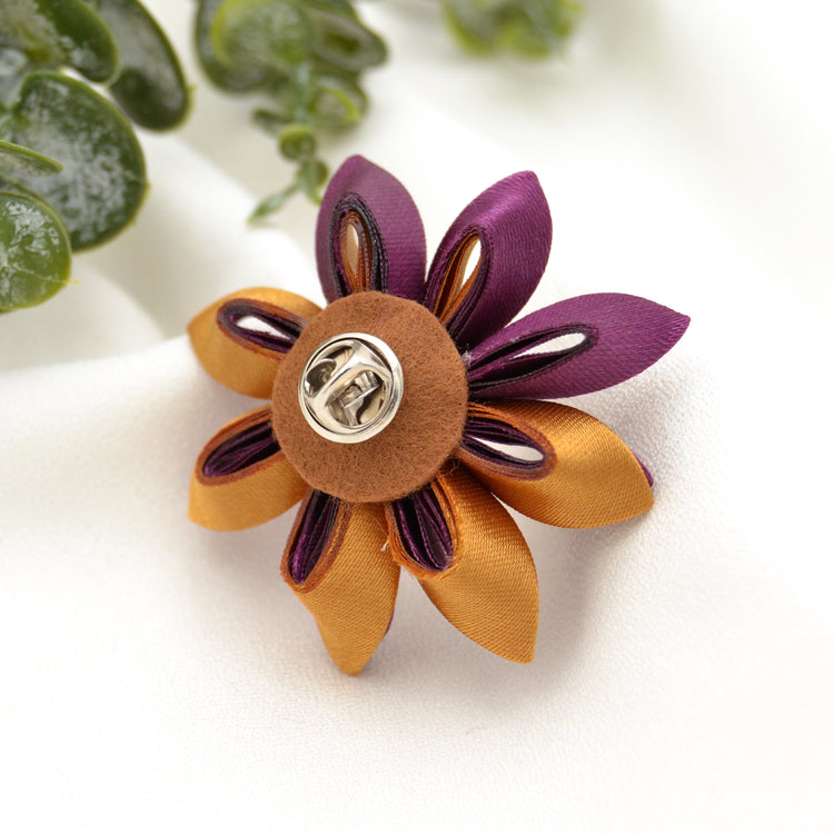 Blüten Brosche "Autumn Star"  - Blume in Lila & Gold mit Broschenpin