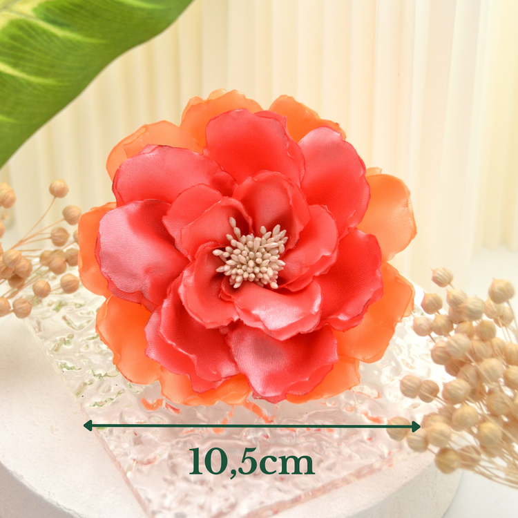 Brosche "Tropical Beauty" mit großer Blume aus Satin in Koralle und Pink