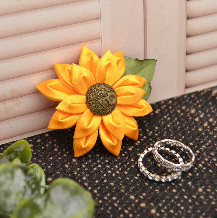 Ansteckpin mit Sonnenblume Kleines Mau